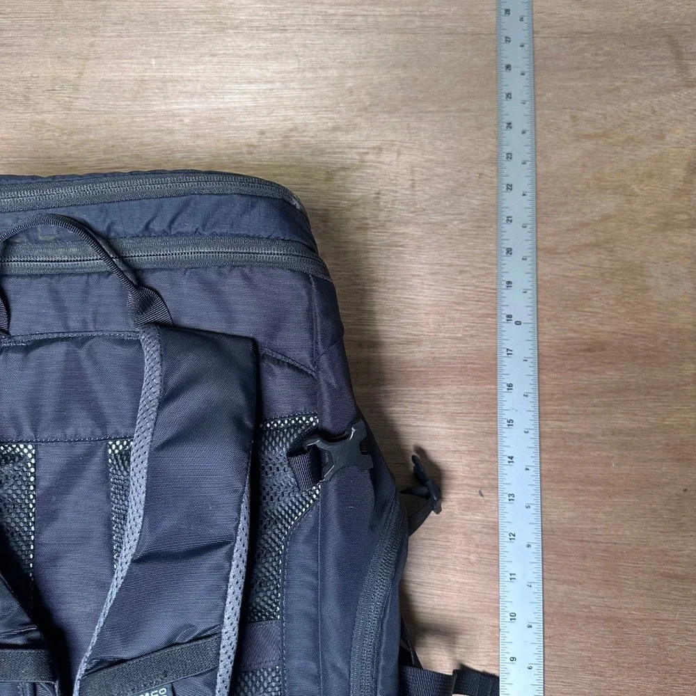 REI Co-op Rucksack 28L Backpack Black Ripstop Hiking Daypack Travel Bag